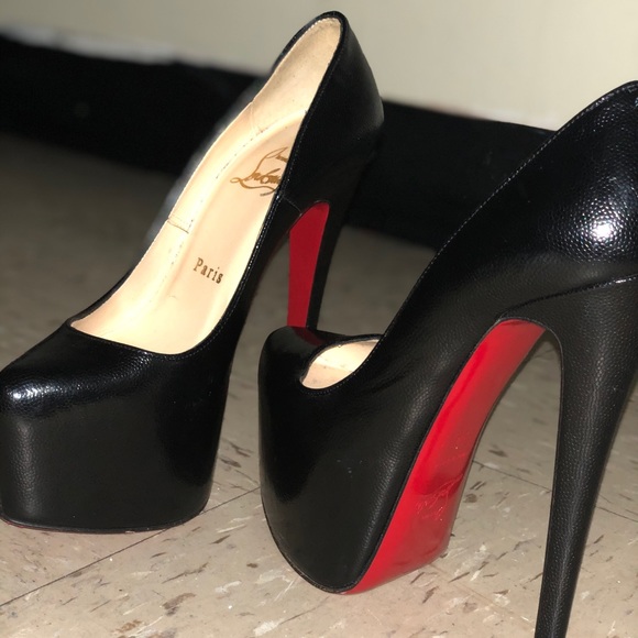 Christian Louboutin - Picture 1 of 3
